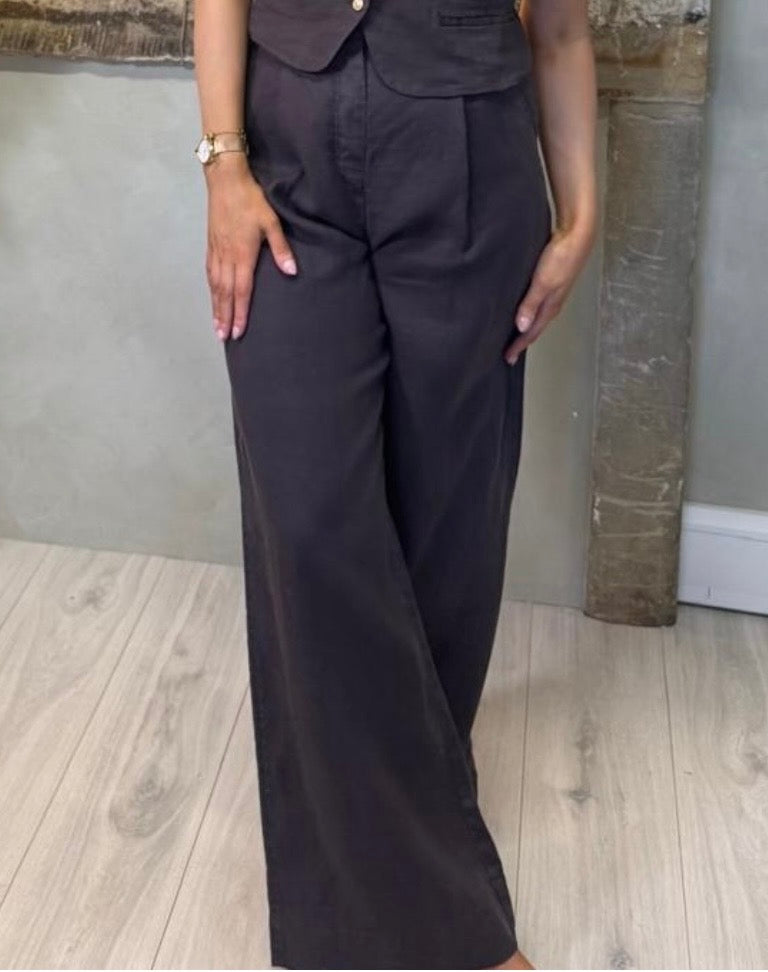 Marule & Love Linen Margot Pleated Trousers Espresso