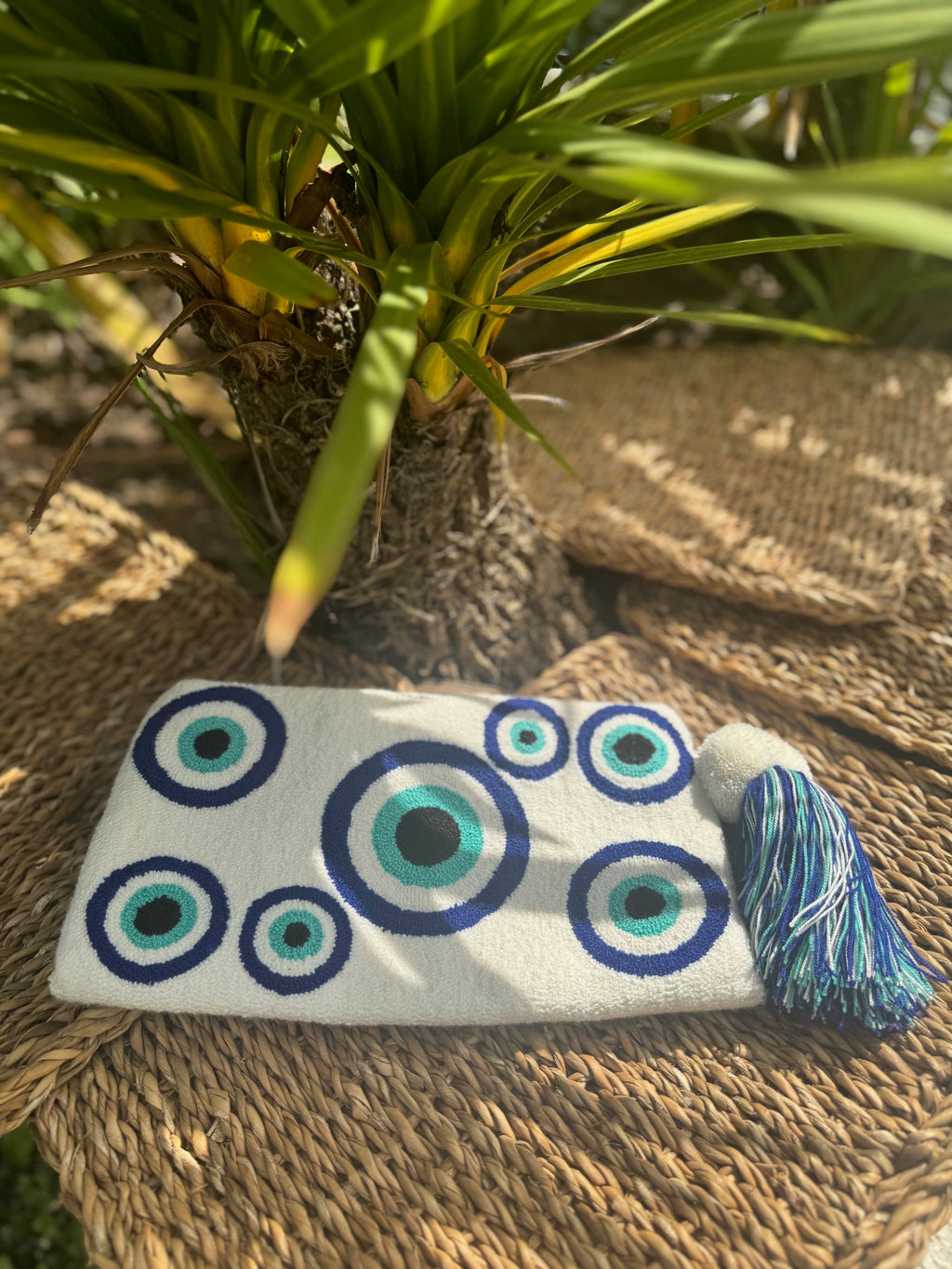 WHITE GREEK EYE CLUTCH