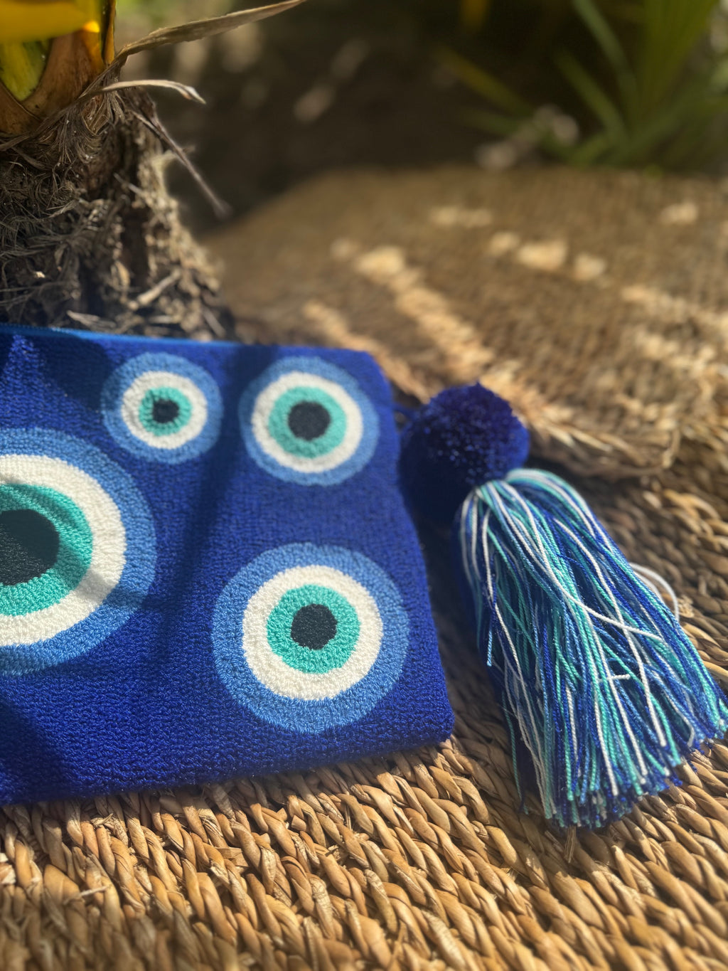 BLUE GREEK EYE CLUTCH