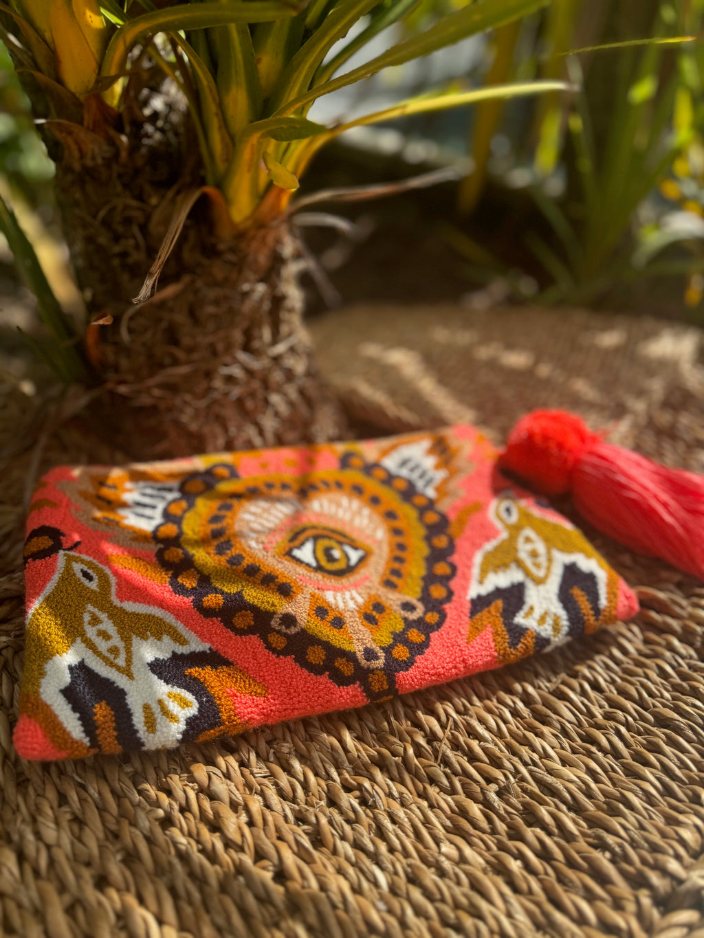 NEON EYE CLUTCH