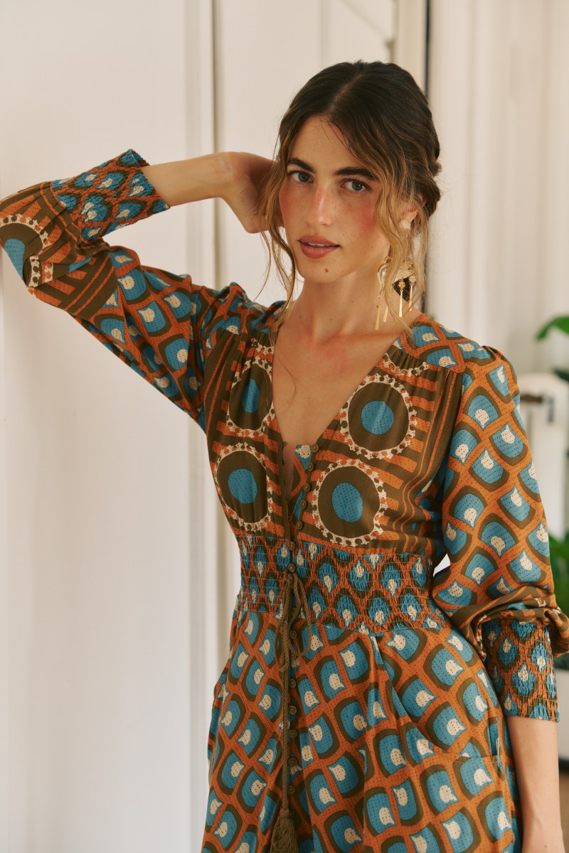 Flowing Jaase Sabrina Maxi Dress with a V-neckline, long sleeves and statement Bianca abstract print.